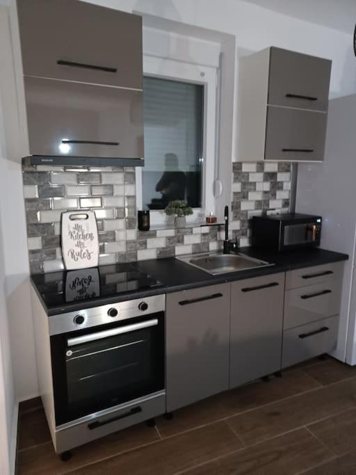 Petite Suite With Backyard. Mytilíni Dış mekan fotoğraf